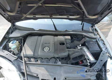 2010 Volkswagen Jetta Limited Edition z USA, uszkodzony, nr VIN 3VWRZ7AJ6AM127375